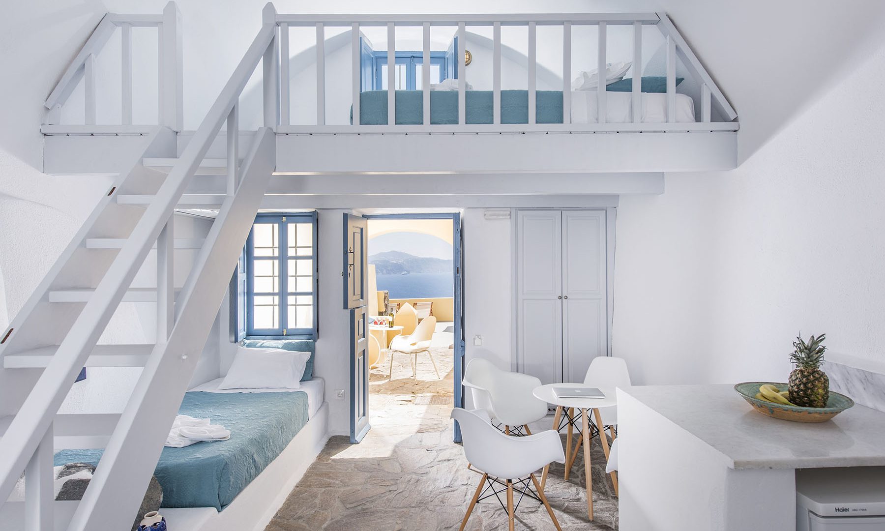 Oia Santorini suites | Horizon Aeifos Suites