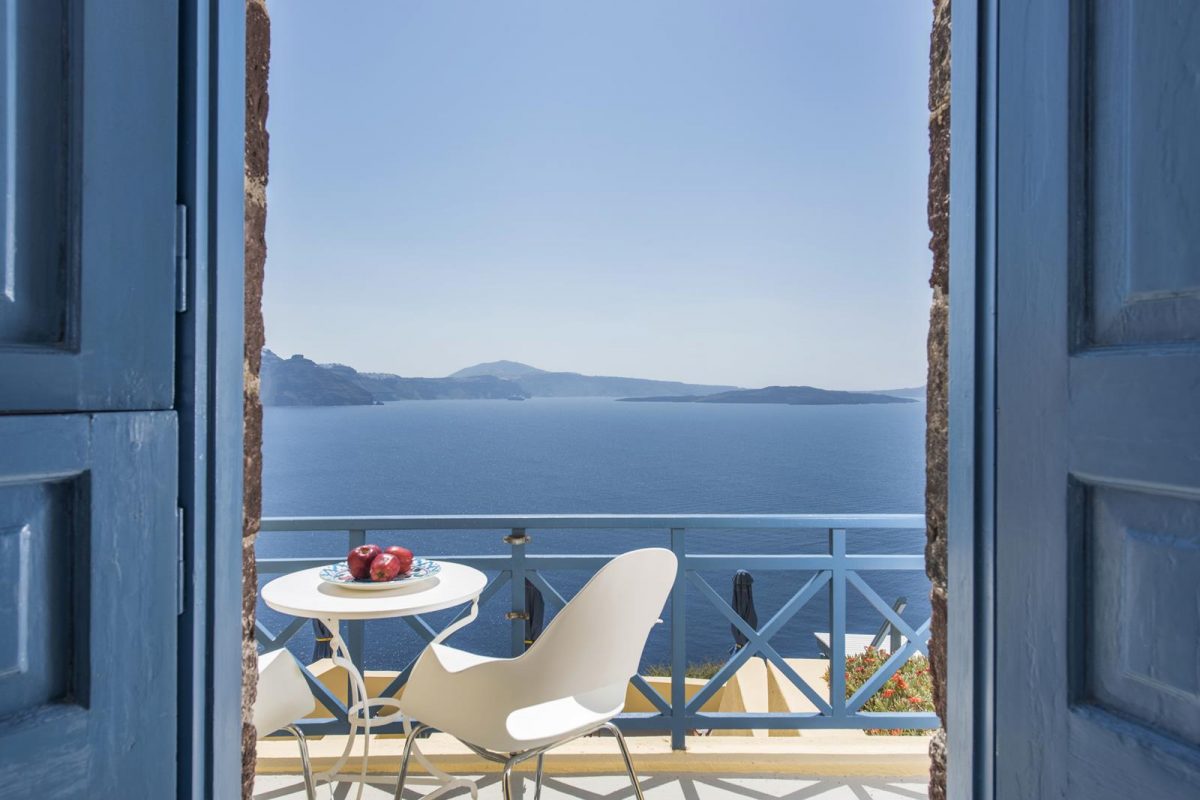 santorini oia accommodation | Horizon Aeifos Suites