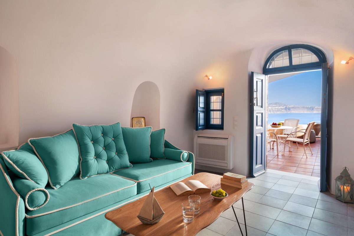 luxury accommodation in Santorini | Horizon Aeifos Suites