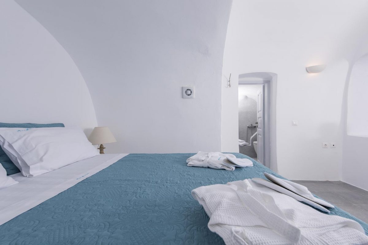 luxury accommodation in Santorini | Horizon Aeifos Suites