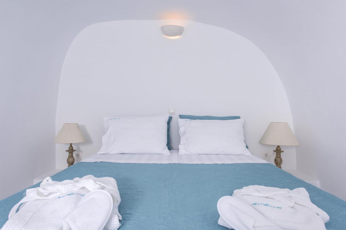 luxury accommodation in Santorini | Horizon Aeifos Suites