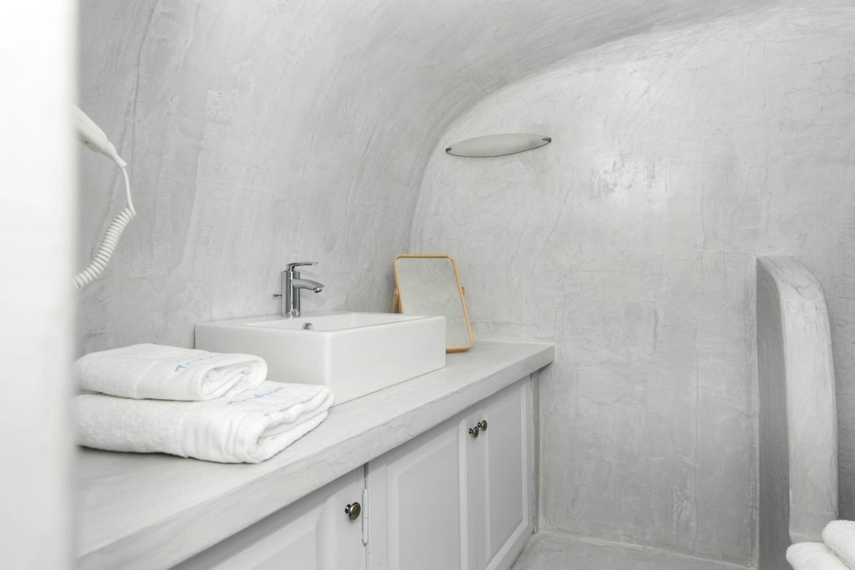 luxury accommodation in Santorini | Horizon Aeifos Suites