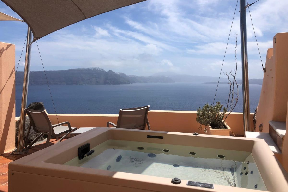 oia santorini hotel | Horizon Aeifos Suites