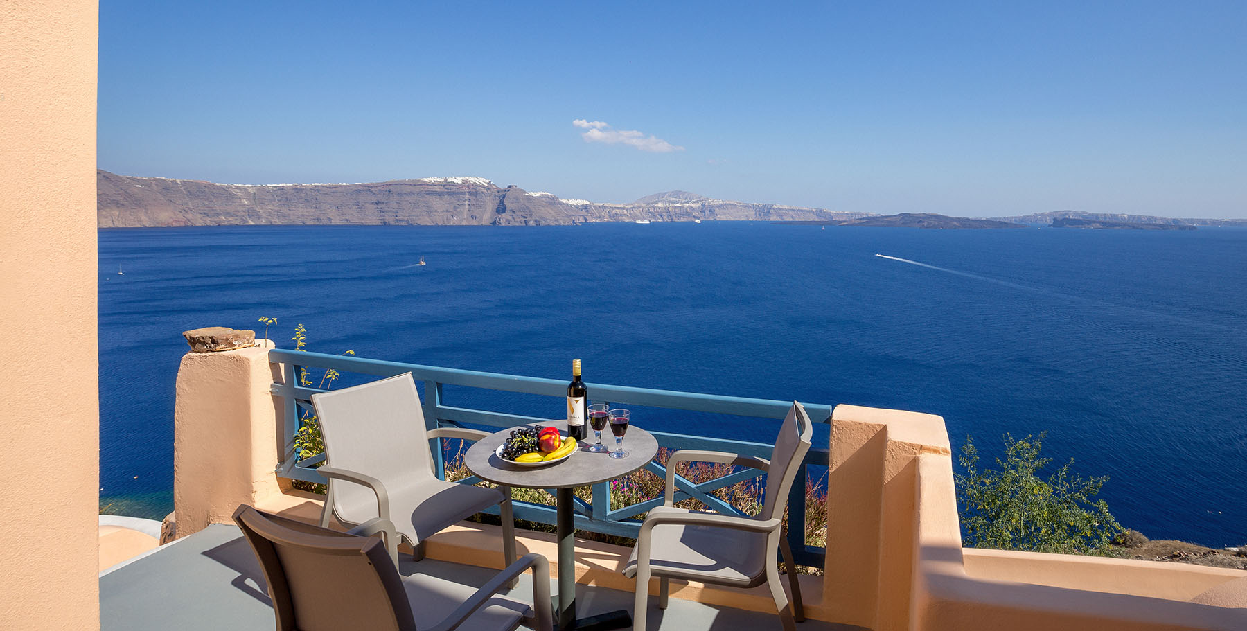 oia santorini hotel | Horizon Aeifos Suites