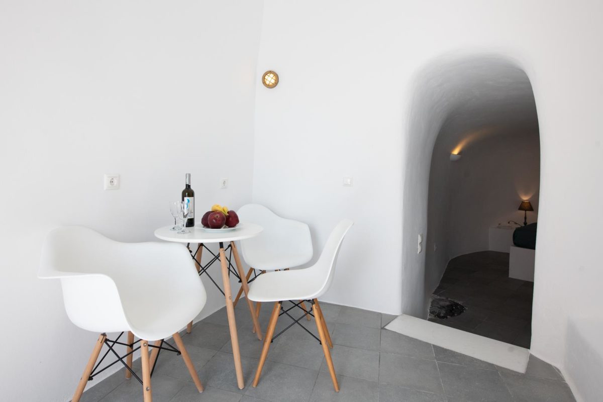 oia santorini hotel | Horizon Aeifos Suites