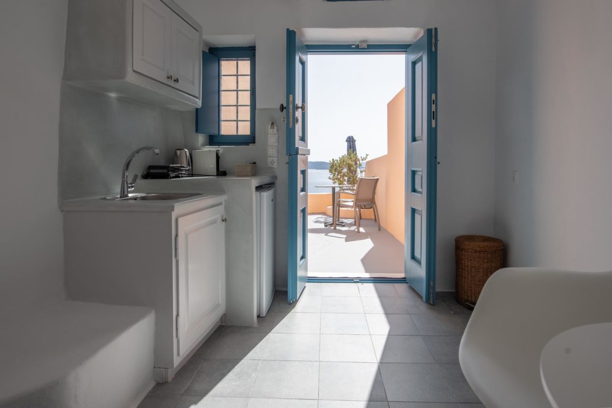 oia santorini hotel | Horizon Aeifos Suites