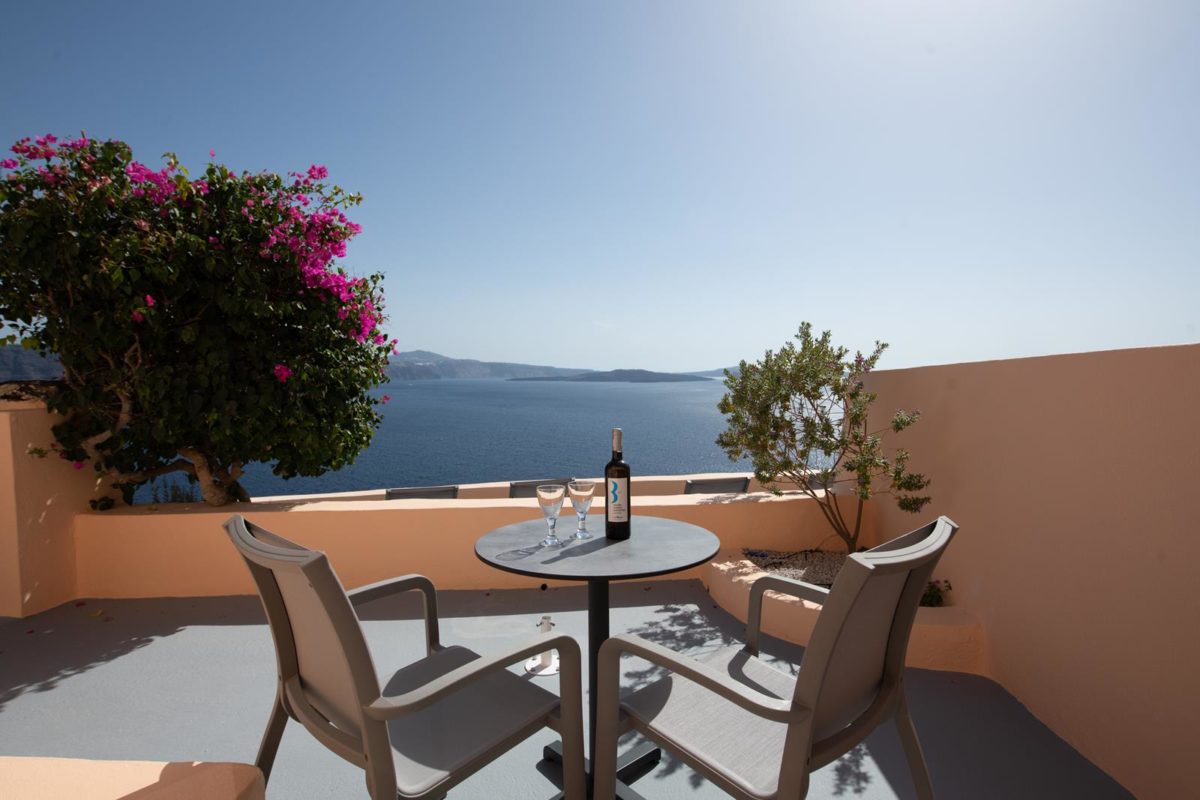 oia santorini hotel | Horizon Aeifos Suites